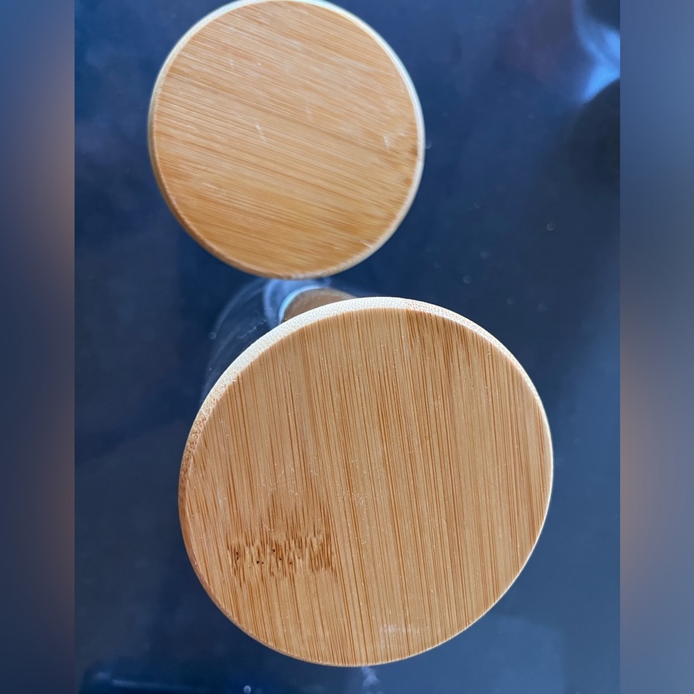 2 Glass Jars with wooden lids  - decorative and functional - Picture 3 of 5